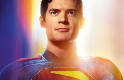 《超人》发布幕后花絮 导演亲自上阵演绎