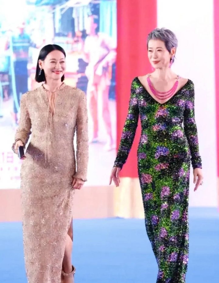 叶童真情祝贺惠英红获奖：在你身上有太多值得学习的地方 -2