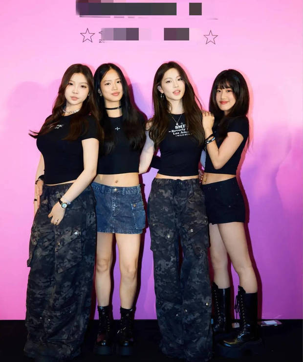 贾静雯钟丽缇女儿同台，美腿修长吸睛尽显青春时尚 -1