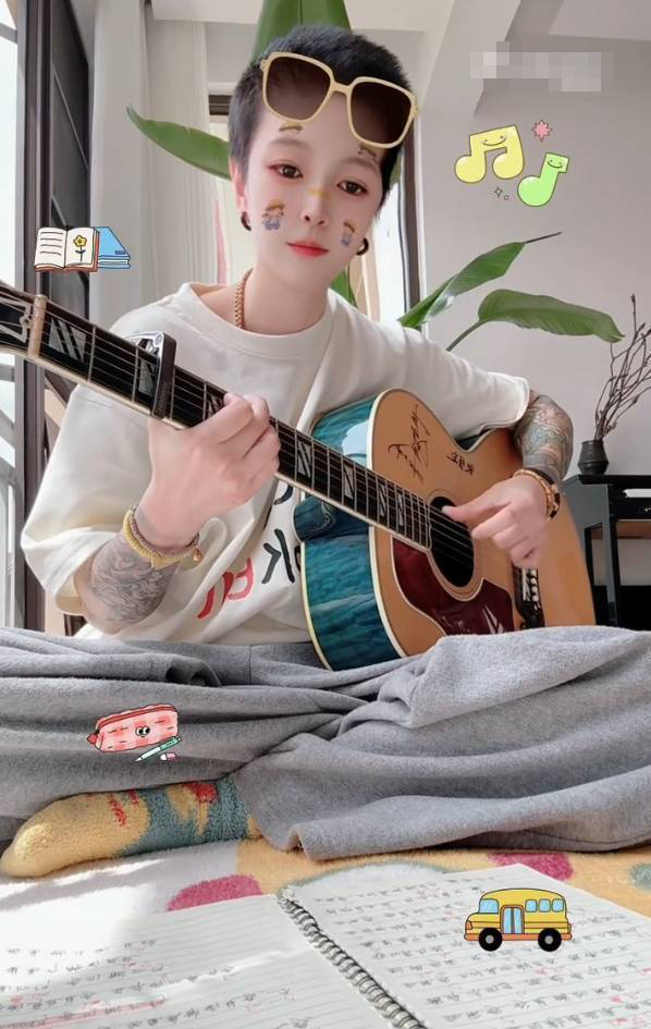 《好声音》毕夏：去年车祸，半年两次开颅手术
