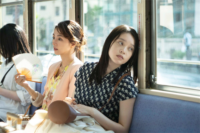 《夏日沙滩上》预告 小田切让松隆子体会丧子之痛 -2