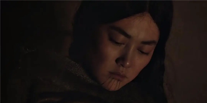 《没有人喜欢黑夜》：展现极地寒夜中的双面女性 -4