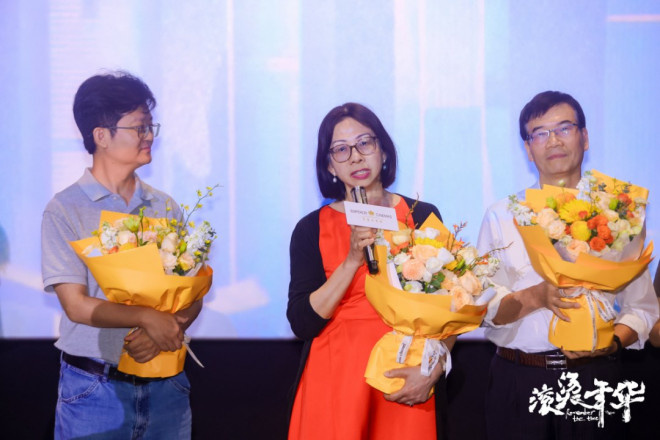 纪录片《滚烫年华》首映 聚焦深圳劳动者奋斗故事 -1