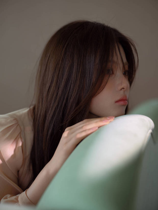 杨超越粉色裙装搭配橙系妆容 甜欲风造型惊艳 -8
