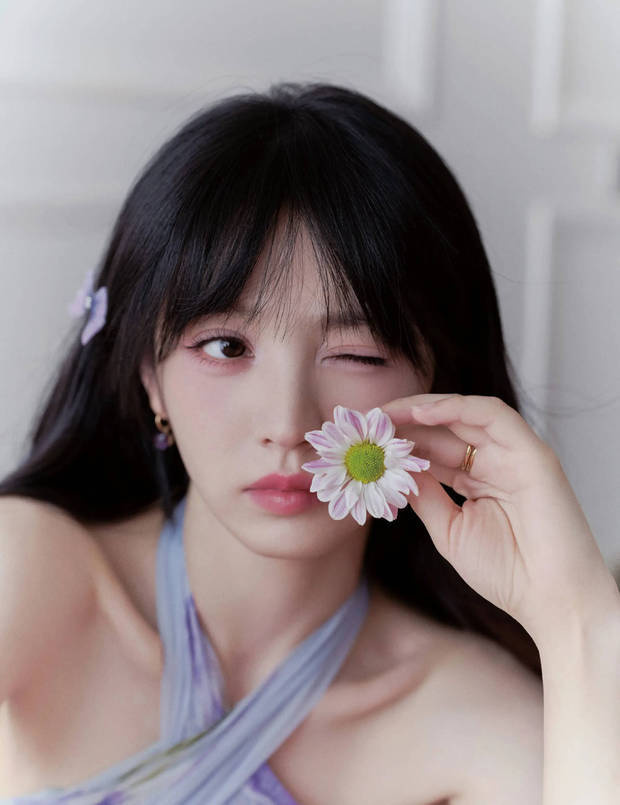 田曦薇紫色挂脖长裙造型，微卷簪花甜美灵动似精灵 -1