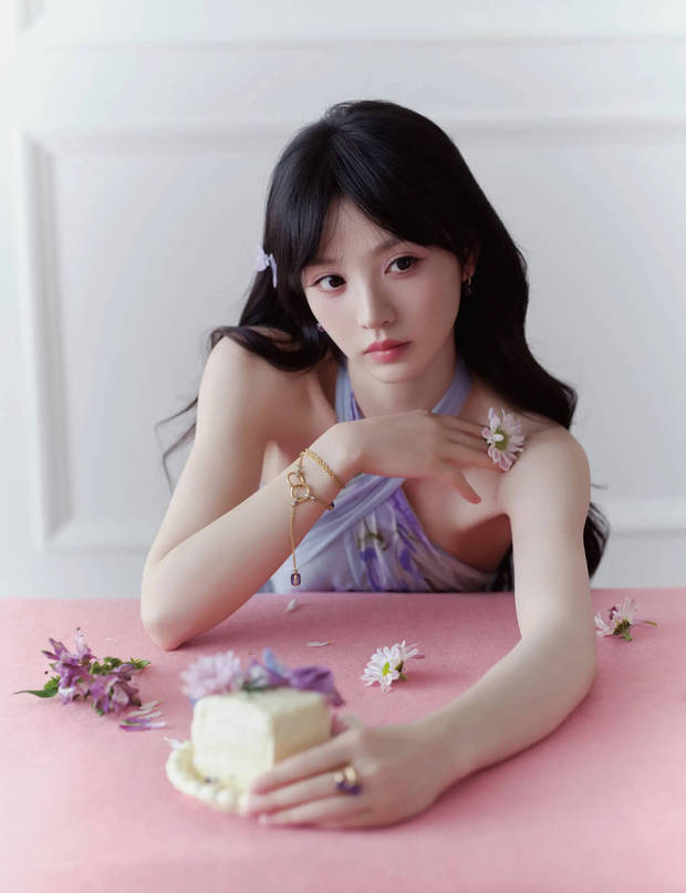 田曦薇紫色挂脖长裙造型，微卷簪花甜美灵动似精灵 -5
