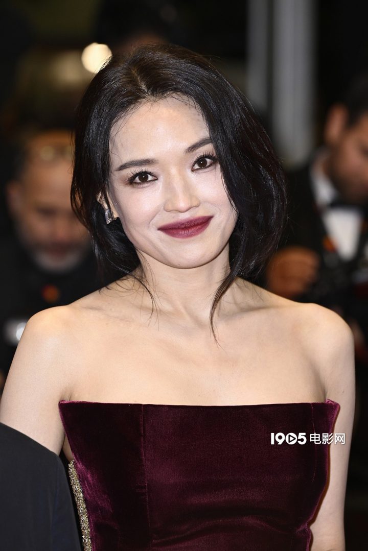 毕赣《狂野时代》戛纳首映 舒淇易烊千玺等登红毯 -2