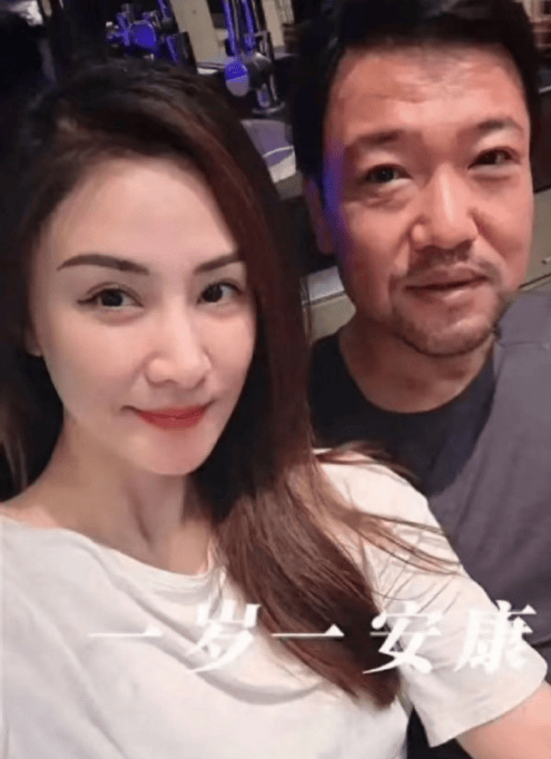 贾冰瘦身成功告别打鼾，妻子曝其为健康必须减肥！ -1
