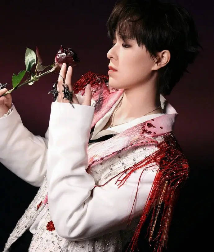 杨芸晴发文透露母亲病重：恳请大家一起为妈妈祈祷 -2
