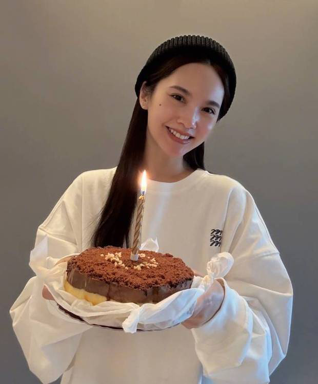 陈妍希杨丞琳同框比耶庆生，笑容灿烂尽显闺蜜情 -7