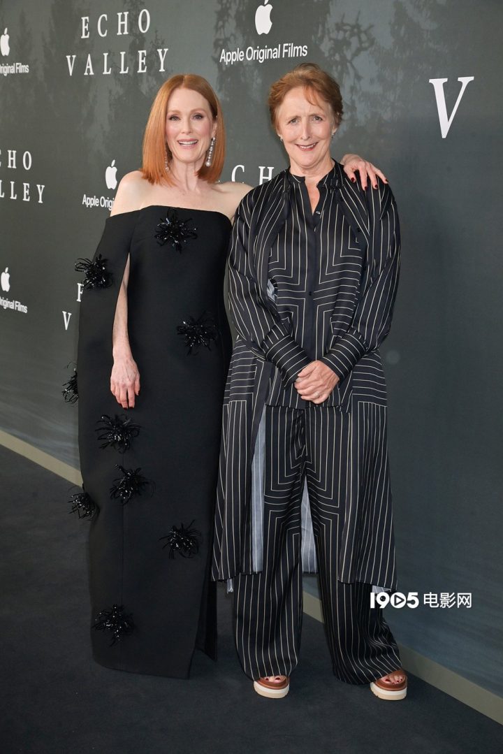 《回声谷》欧洲首映 “母女档”摩尔、悉尼妹亮相 -2