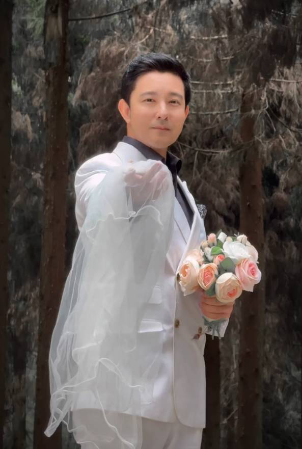 立威廉发文祝贺刘品言结婚：执行长希望你永远幸福下去 -1