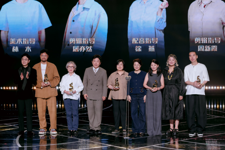 2025微博电影之夜众星云集，共筑银幕华章致敬光影120载 -6