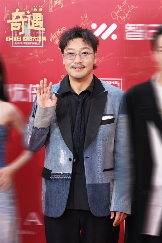 《奇遇》剧组合体亮相 贾冰王皓演绎爆笑双向穿越 -3