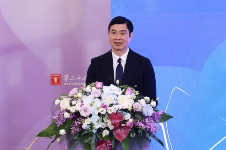 《逆锋》：青春年代的“一燃到底”影片