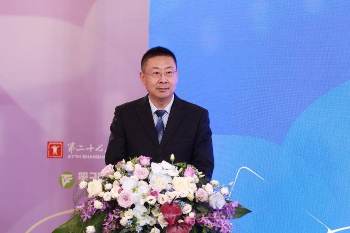 《逆锋》：青春年代的“一燃到底”影片