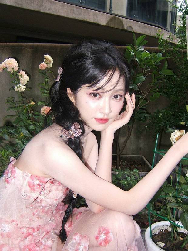 杨肸子晒夏日随拍 麻花辫造型青春感爆棚 -3