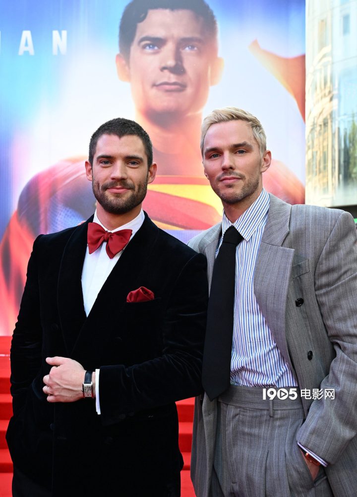 滚导、大卫出席《超人》伦敦首映 白发尼子好迷人 -1