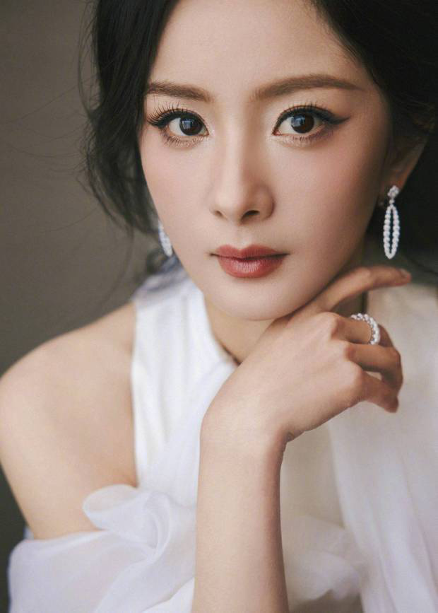 杨幂化身“白月光”美人！清新脱俗气质优雅 -4