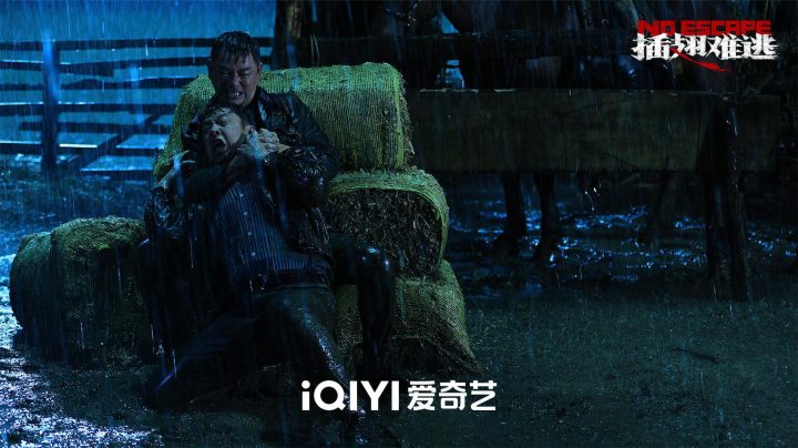 电影《插翅难逃》打戏帅爆，断臂警察独战悍匪冲上热搜 -2