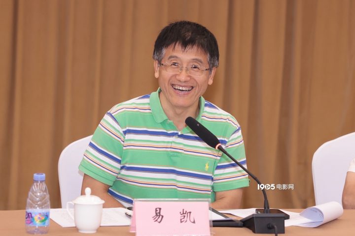 《在人间》研讨会举办 尹昉谈与赵丽颖等演员合作 -8
