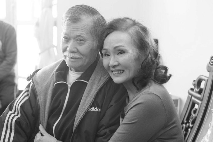 唐佳与雪妮葬礼肃穆举行，演艺圈众星送花牌致哀 -3