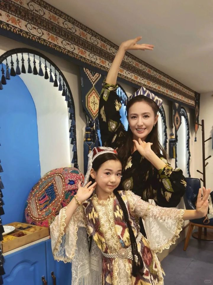 佟丽娅舞剧首秀成功，好友董璇母女暖心力挺 -4