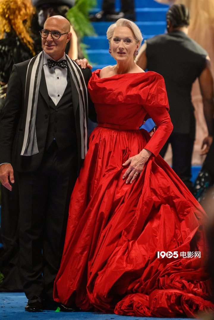 《穿普拉达的女王2》梅姨、图齐拍摄MetGala场景 -2