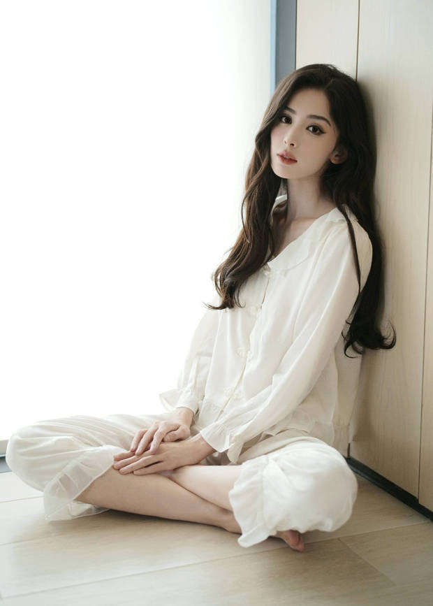 娜扎夏日清凉睡衣照曝光，肌肤白嫩水灵如清纯少女 -4