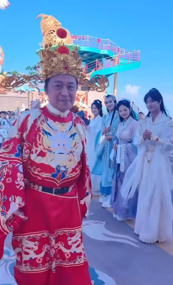 马景涛景区扮“财神”互动 一月余 “打工”3个景区 -5