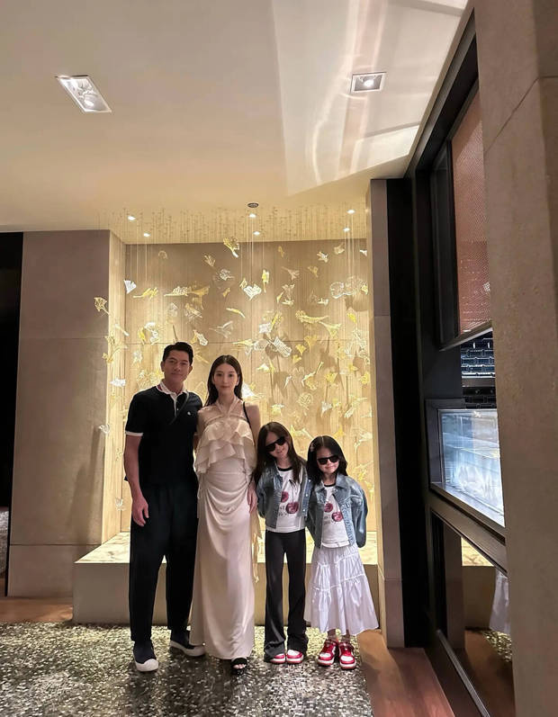 38岁方媛生日晒全家照 与郭富城同框 -3