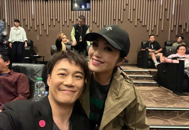 陈奕迅晒与杨千嬅容祖儿等合照 超开心 -3