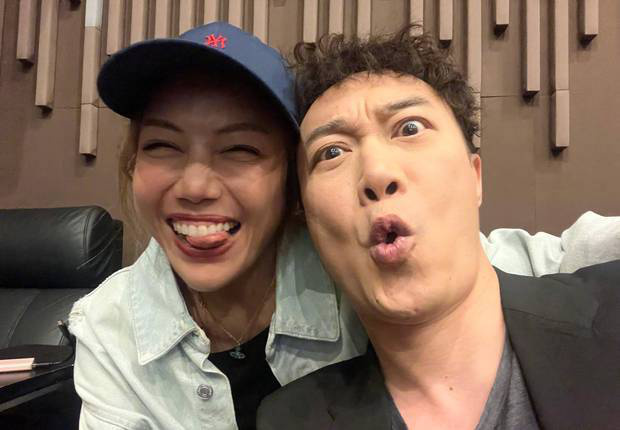 陈奕迅晒与杨千嬅容祖儿等合照 超开心 -7