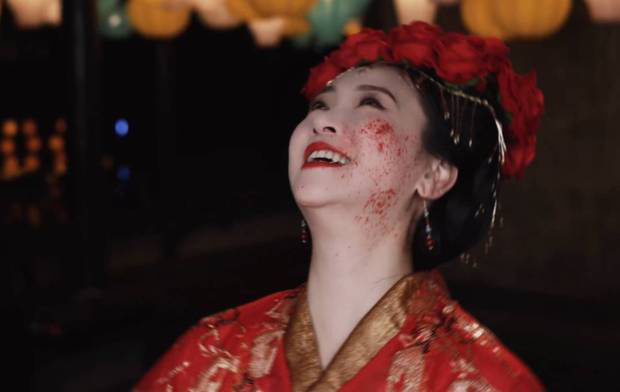 56岁翁虹时隔25年再扮“猫妖” 笑容邪魅 -5
