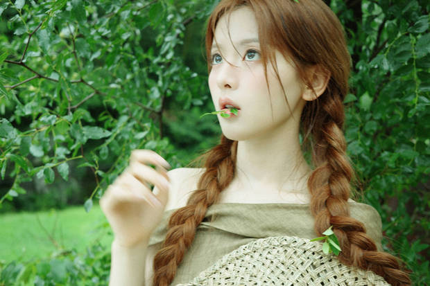 杨超越化身野生森系少女 灵气十足 -12