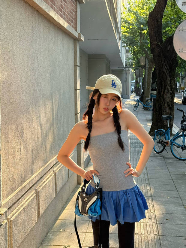 虞书欣晒与朋友上海街头随拍美照 -8
