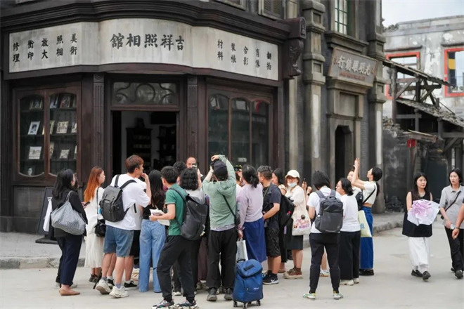 暑期档光影行：跨越屏幕，实现光影与现实的对话 -6