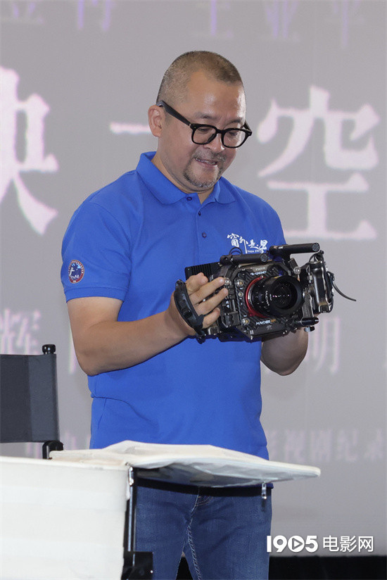 《窗外是蓝星》首映 跟着神舟十三号航天员一起飞 -2
