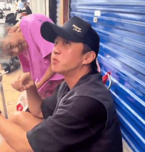 邓超现身南昌买一毛钱奶奶凉菜 夸奶奶“像花儿一样年轻” -2