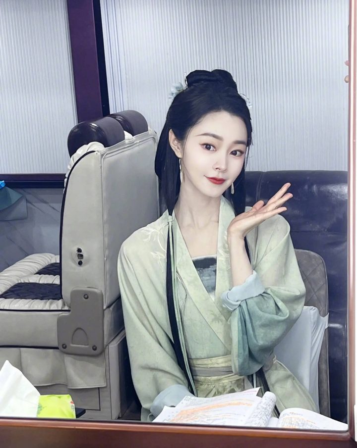 宋轶否认整容：只是换了个新的化妆老师 -1