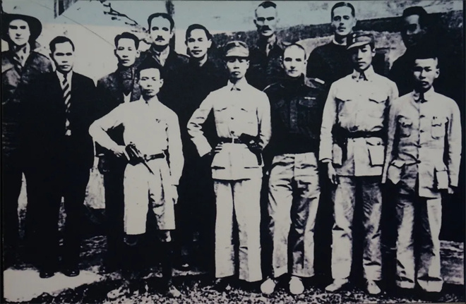 对话·伍允龙 | 这场鲜为人知的奇迹营救 他够血性! -1