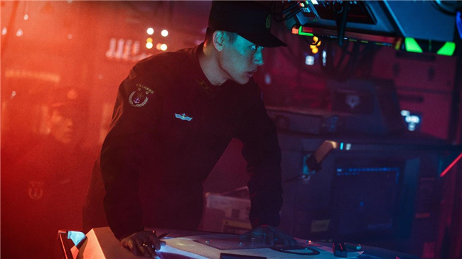 梁恩硬核演绎海军英雄!电影《蛟龙行动》热映,致敬深蓝勇士 -3 梁恩硬核演绎海军英雄!电影《蛟龙行动》热映,致敬深蓝勇士 -3