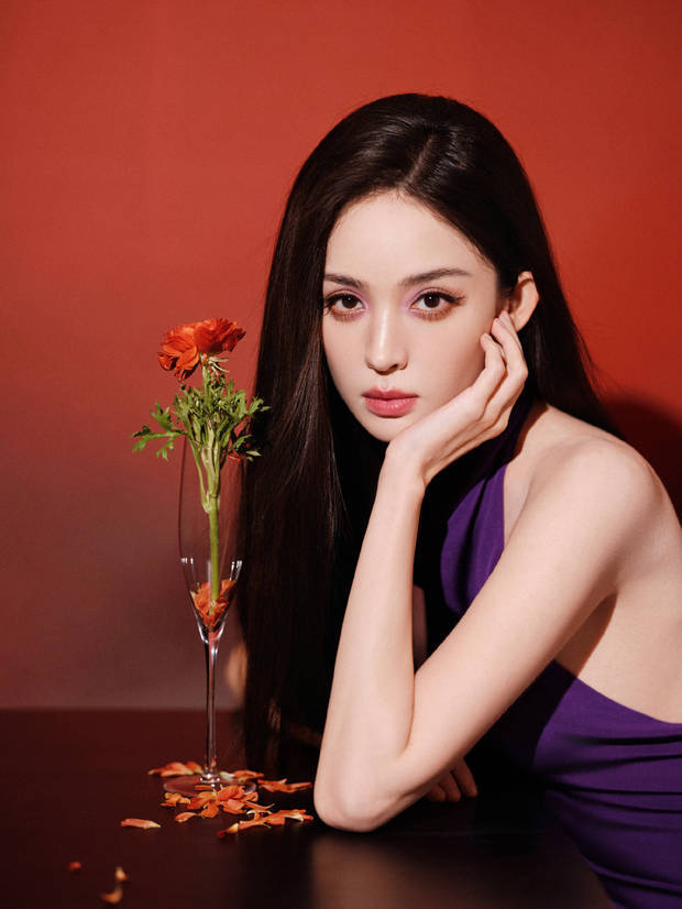 娜扎穿紫色露背裙性感吸睛 美貌养眼 -5