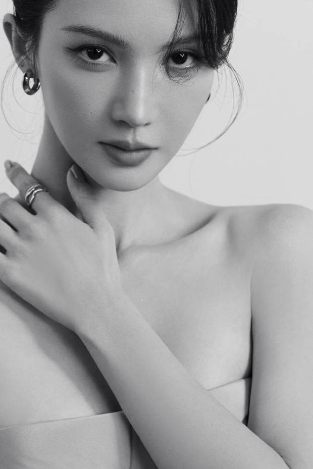 金晨一袭浅绿抹胸清新优雅！盘发造型温婉动人，身材纤细气质出众 -5