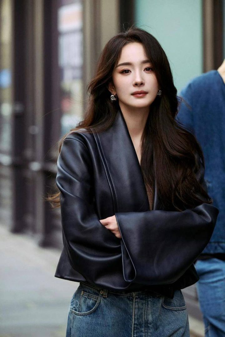 杨幂暖心回应女演员冬季穿礼服：有保暖措施，不必过分心疼，专业态度有温度 -1
