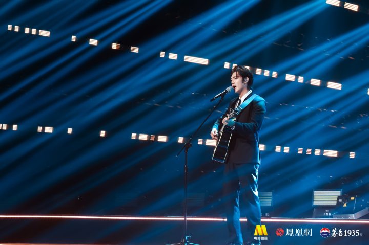 湾区升明月月圆喜相逢 2025大湾区电影音乐晚会现场刘涛、于适、周深、王力宏 -4