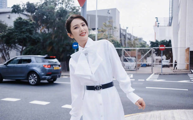 佟丽娅与朵朵同框晒照，母子携手登台表演，温情满满 -3