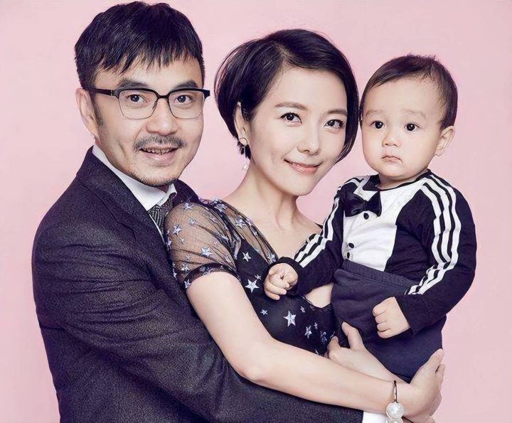 杨乐乐温暖回应“独自住院”:出差遇突发,汪涵互谅共支持 杨乐乐温暖回应“独自住院”:出差遇突发,汪涵互谅共支持