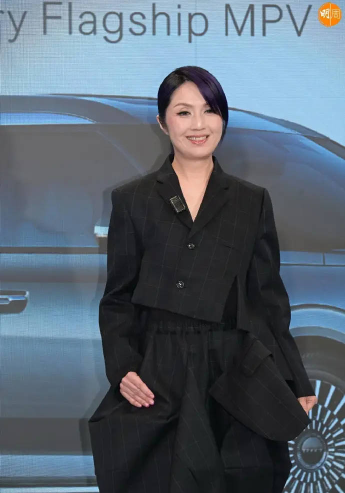 杨千嬅《术后首露面》：小手术成功，现正休养