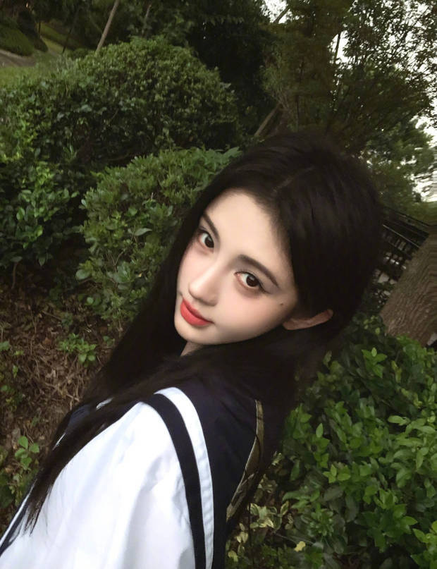 鞠婧祎晒日常随拍清纯温婉 回眸浅笑少女感满满 -6 鞠婧祎晒日常随拍清纯温婉 回眸浅笑少女感满满 -6